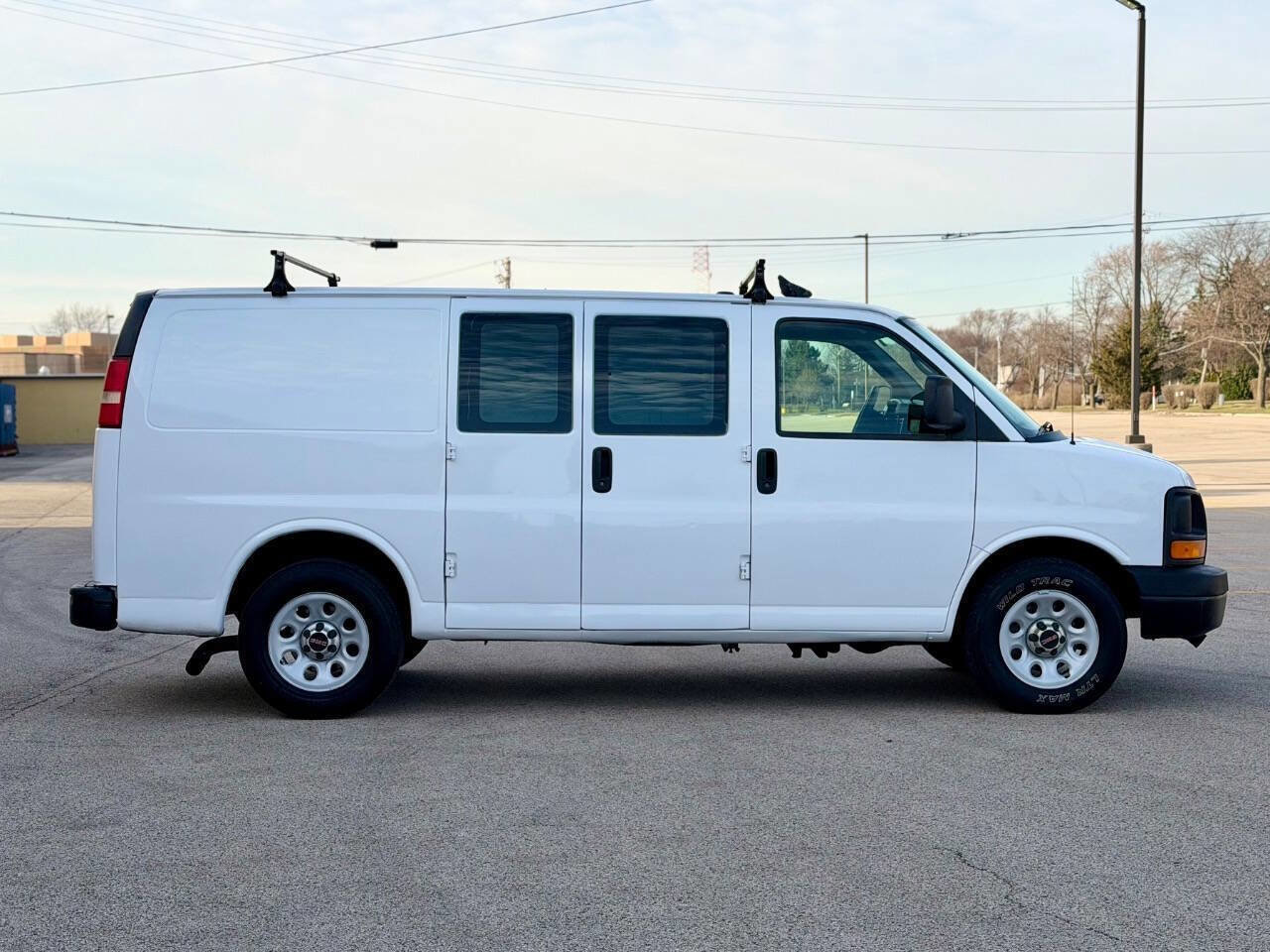 Used 2010 GMC Savana 1500 AWD image 8