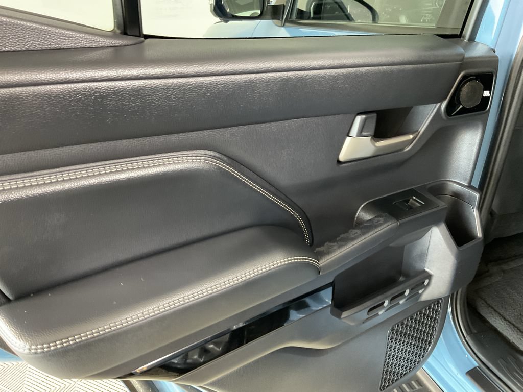 Used 2025 Toyota 4Runner Limited AWD/4WD image 20