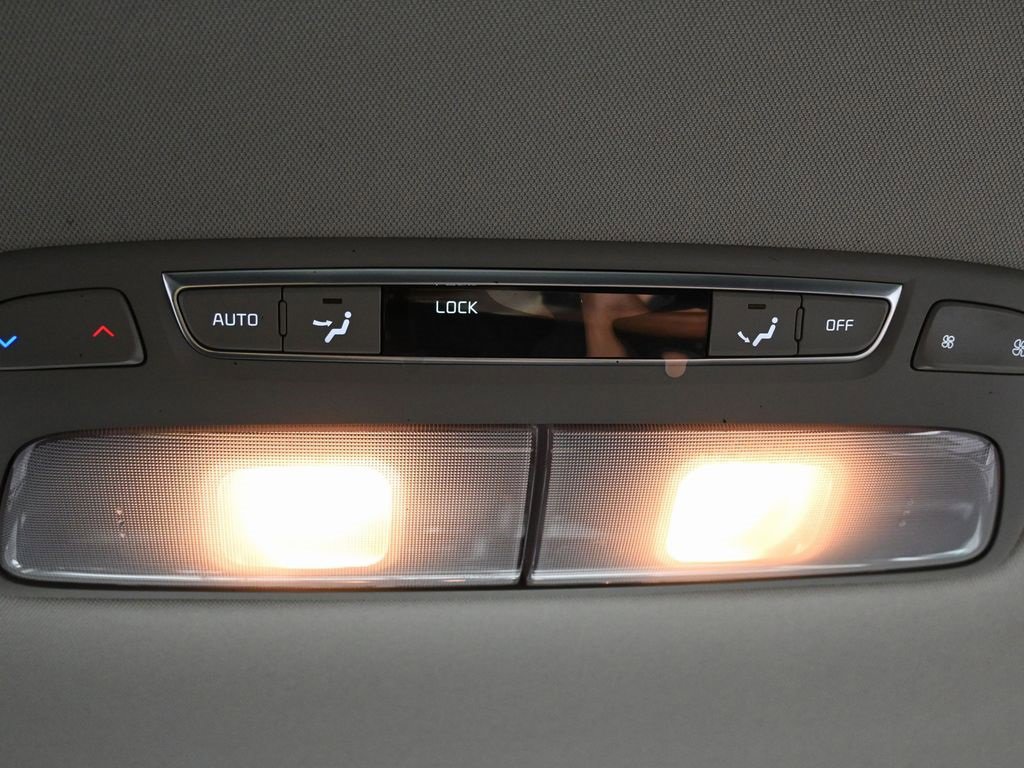 Used 2022 Kia Telluride LX image 34