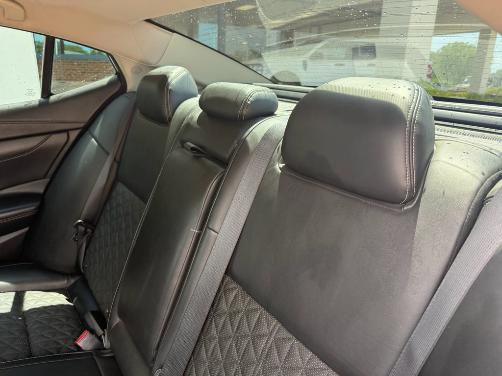 Used 2017 Nissan Maxima Platinum FWD image 12
