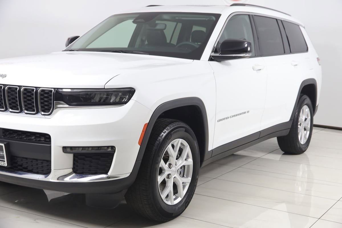 Used 2023 Jeep Grand Cherokee L Limited AWD/4WD image 59