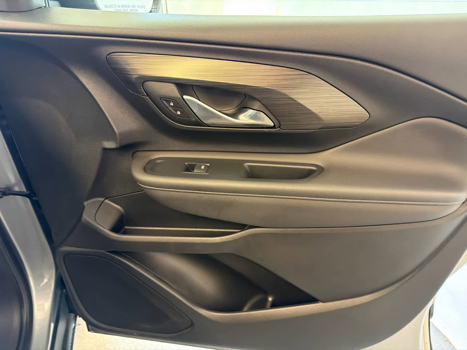 Used 2023 GMC Terrain SLE w/ Driver Convenience Package FWD image 28