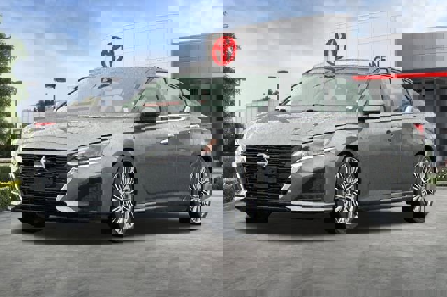 Used 2023 Nissan Altima 2.5 SL image 9