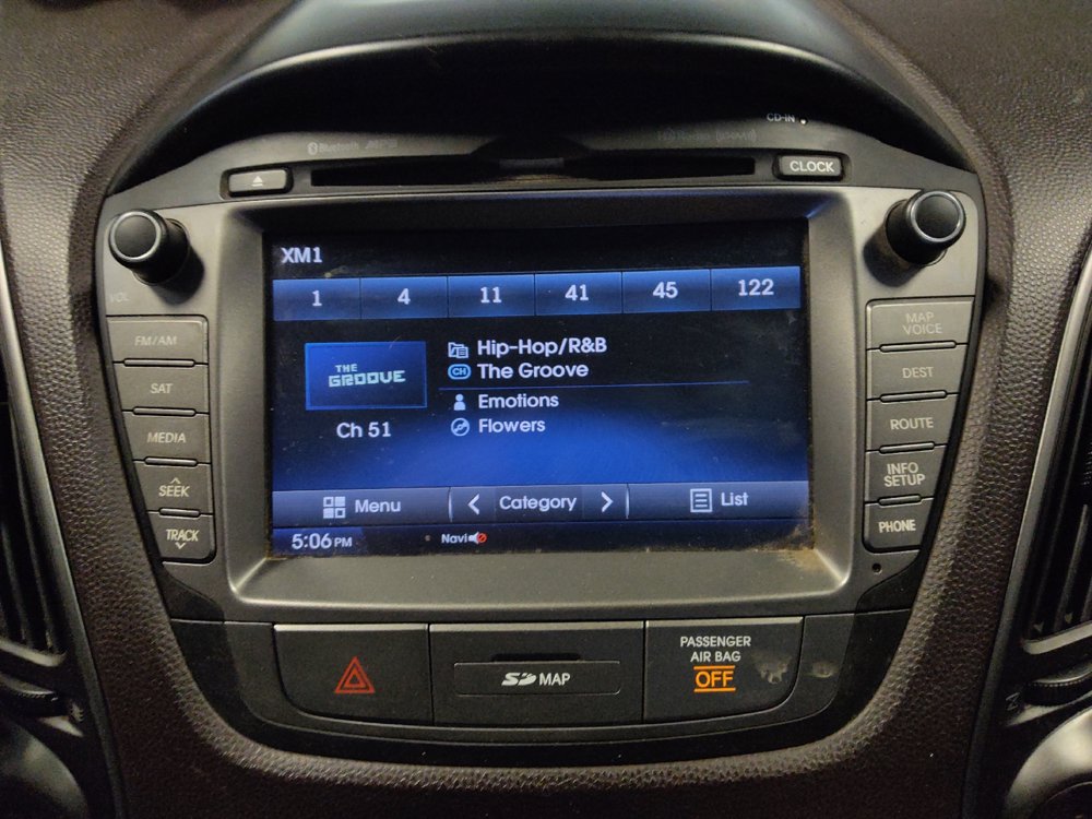 Used 2015 Hyundai Tucson Limited w/ Option Group 03 FWD image 25
