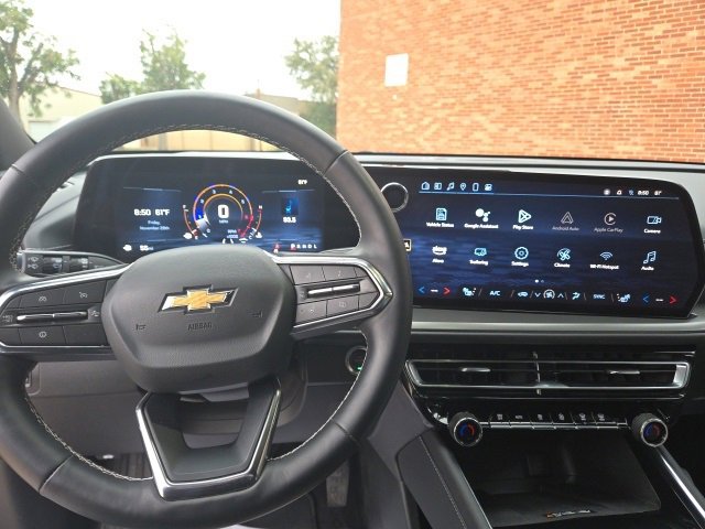 Used 2025 Chevrolet Traverse LT image 12