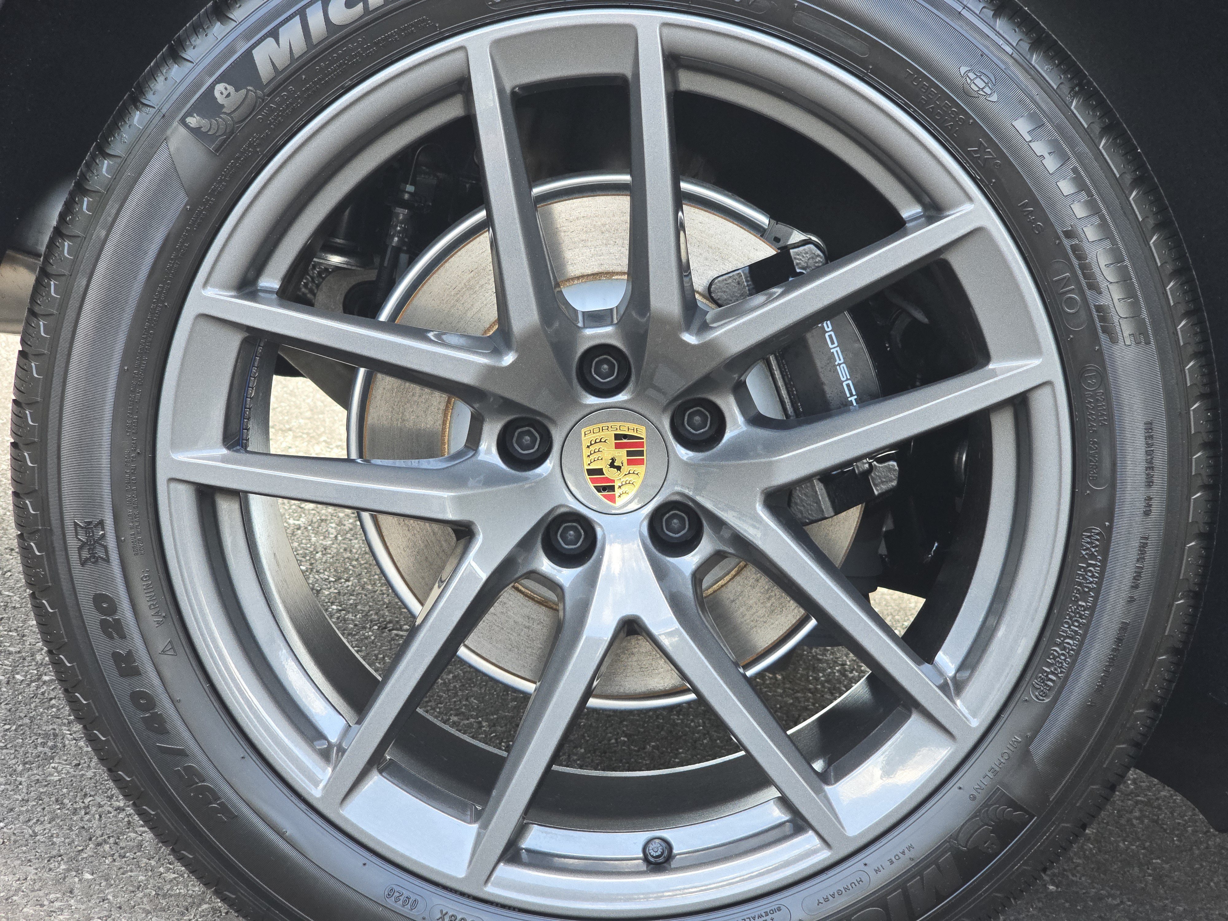 New 2026 Porsche Macan Turbo AWD/4WD image 18