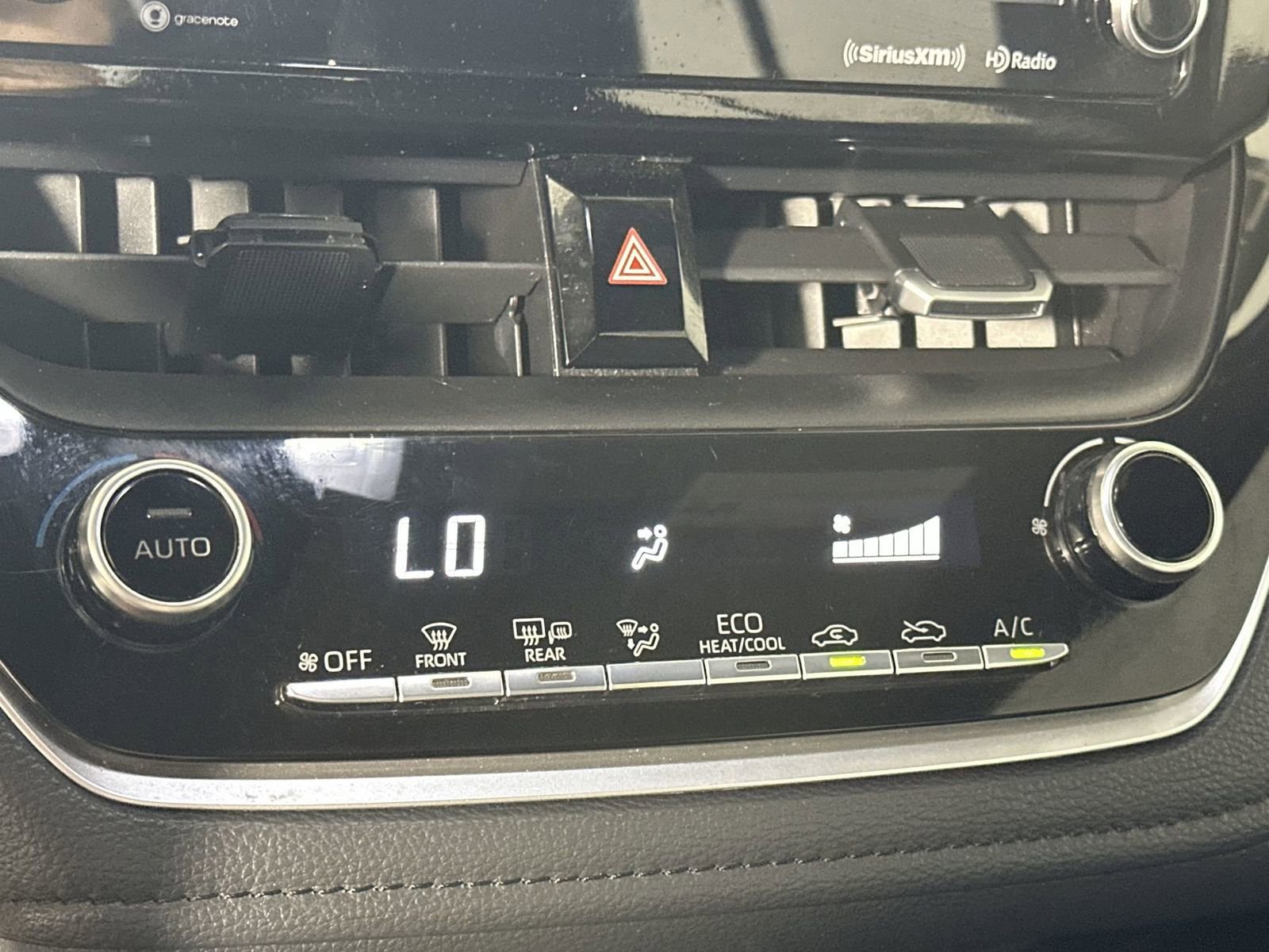 Used 2020 Toyota Corolla XSE FWD image 19