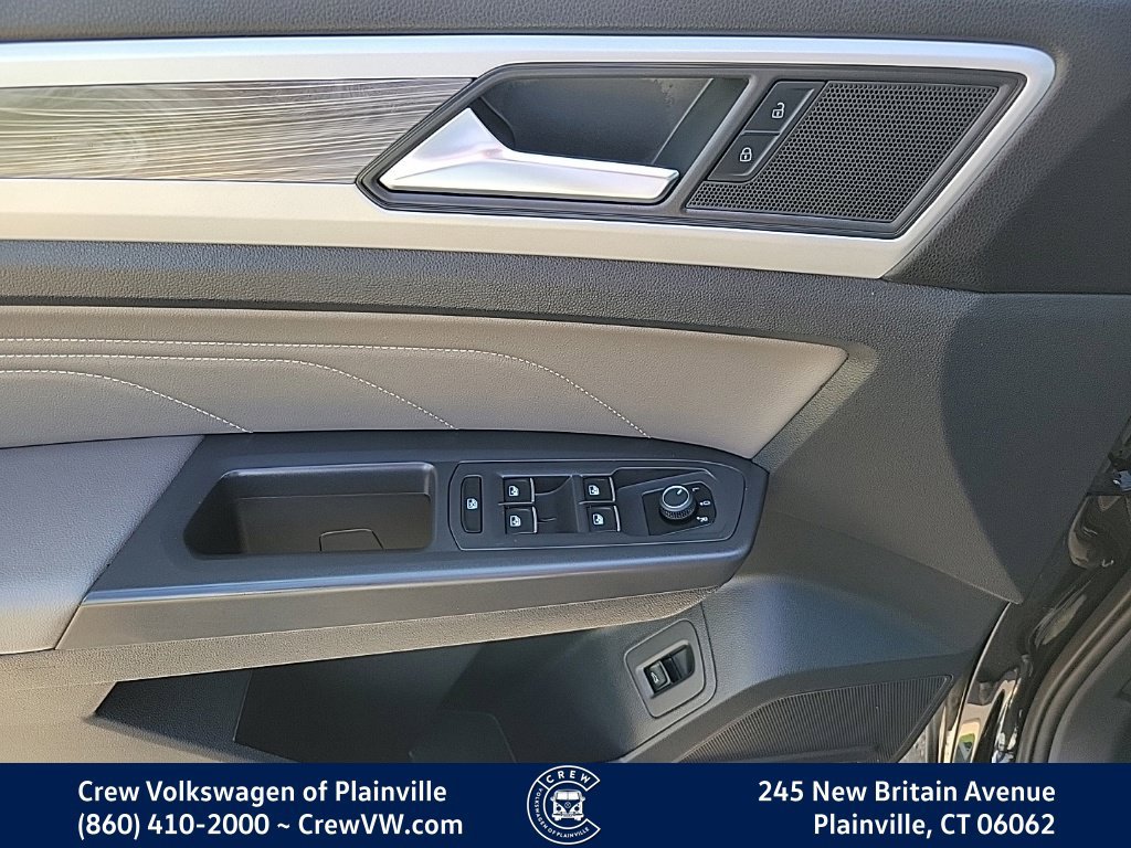 Certified 2023 Volkswagen Atlas Cross Sport SE w/ Panoramic Sunroof Package AWD/4WD image 38