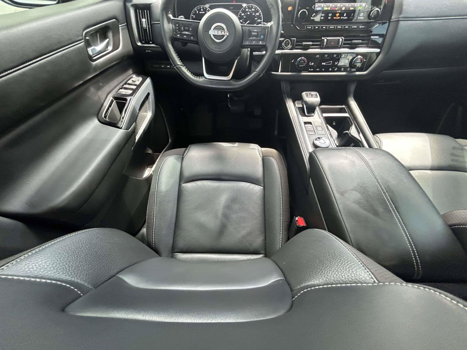 Used 2024 Nissan Pathfinder SL AWD/4WD image 12