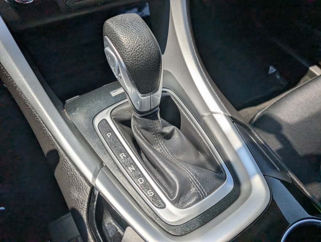 Used 2015 Ford Fusion SE w/ Equipment Group 201A FWD image 18