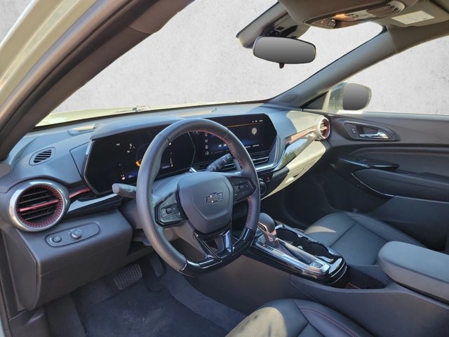 Used 2024 Chevrolet Trax RS w/ Sunroof Package FWD image 10