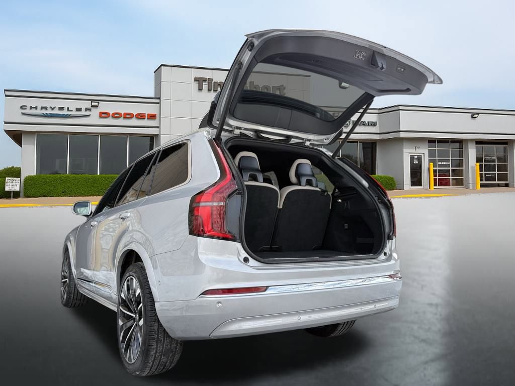Used 2025 Volvo XC90 B6 Plus image 16