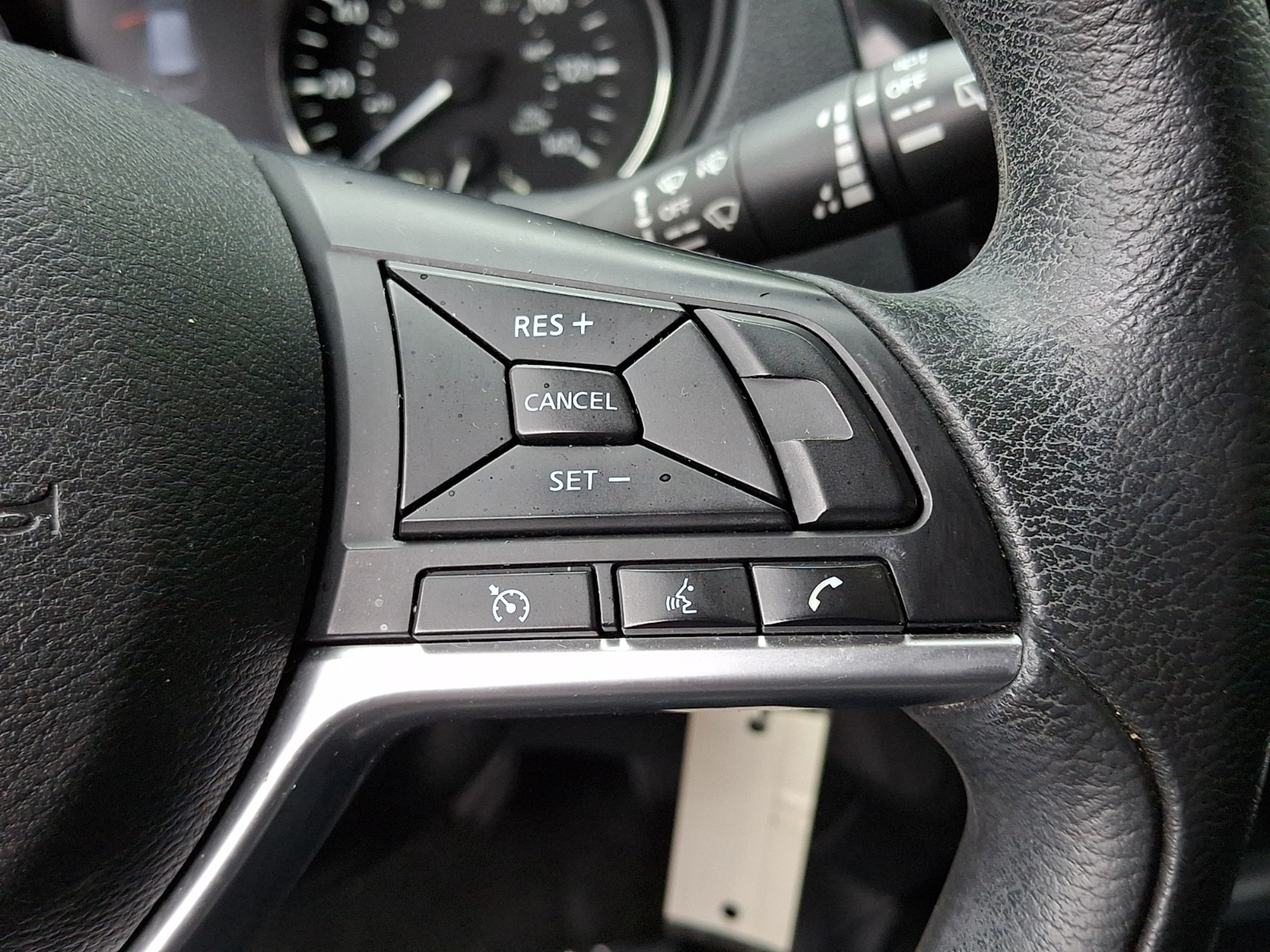 Used 2018 Nissan Rogue S AWD/4WD image 19