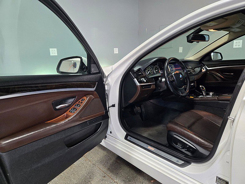 Used 2014 BMW 535i Sedan image 9