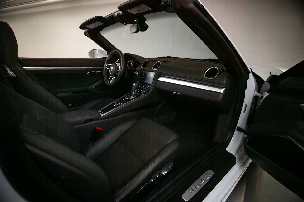 Used 2023 Porsche 718 Boxster S RWD image 25