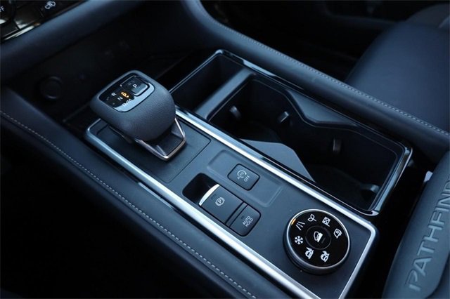 Certified 2024 Nissan Pathfinder SL image 18