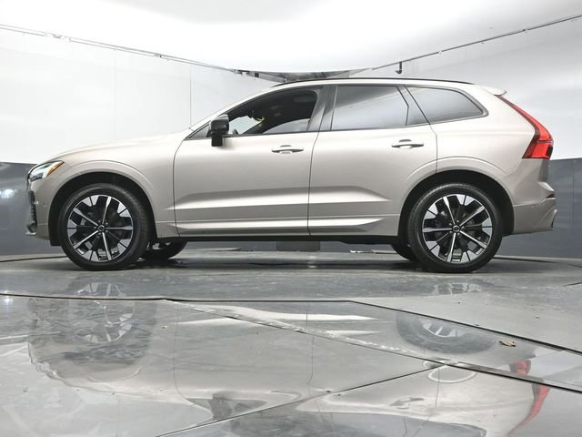 Used 2026 Volvo XC60 B5 Plus w/ Protection Package Premier image 37
