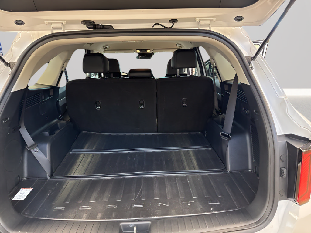 Certified 2025 Kia Sorento S AWD/4WD image 16