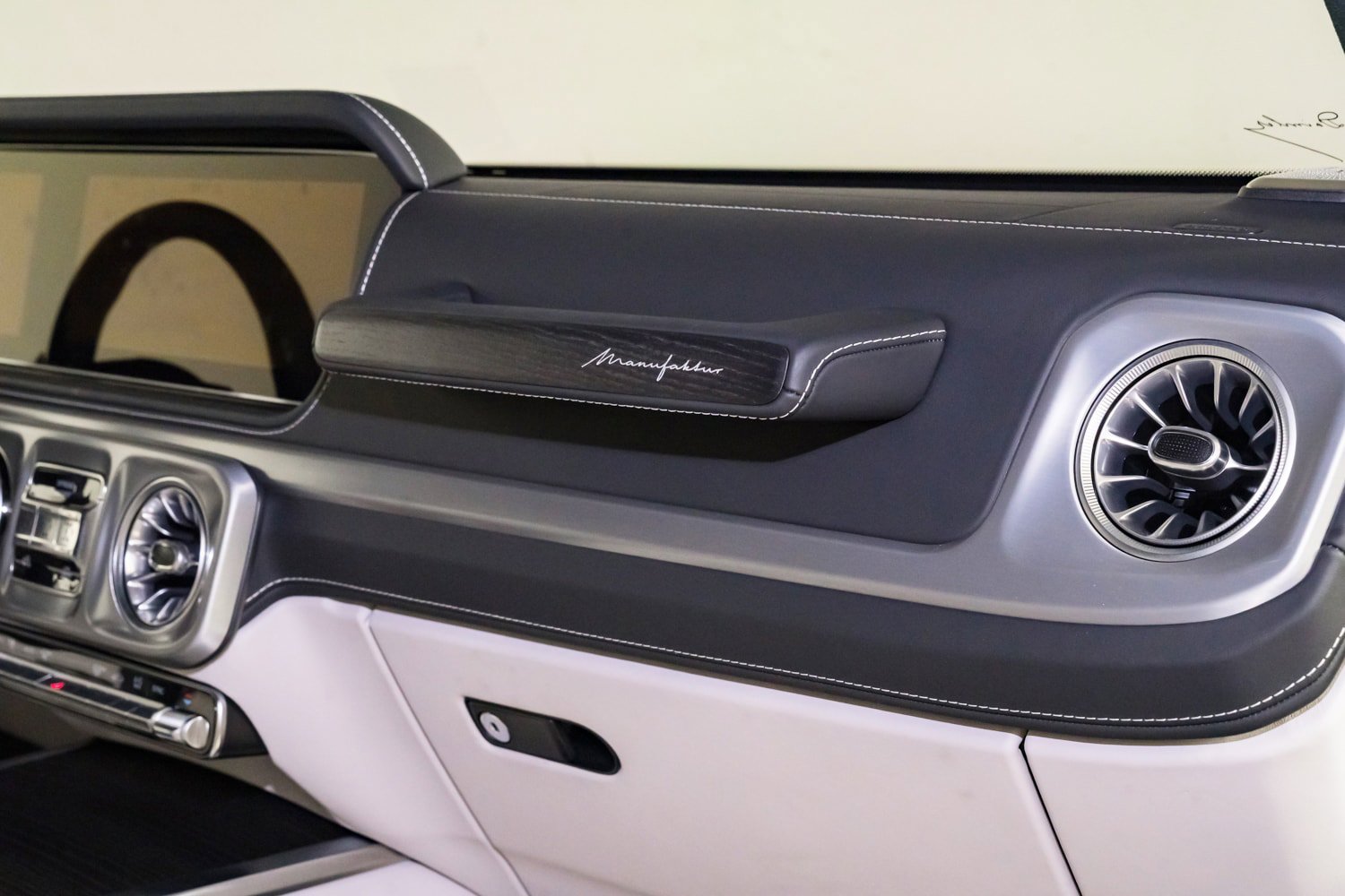 Used 2025 Mercedes-Benz G 63 AMG 4MATIC image 30
