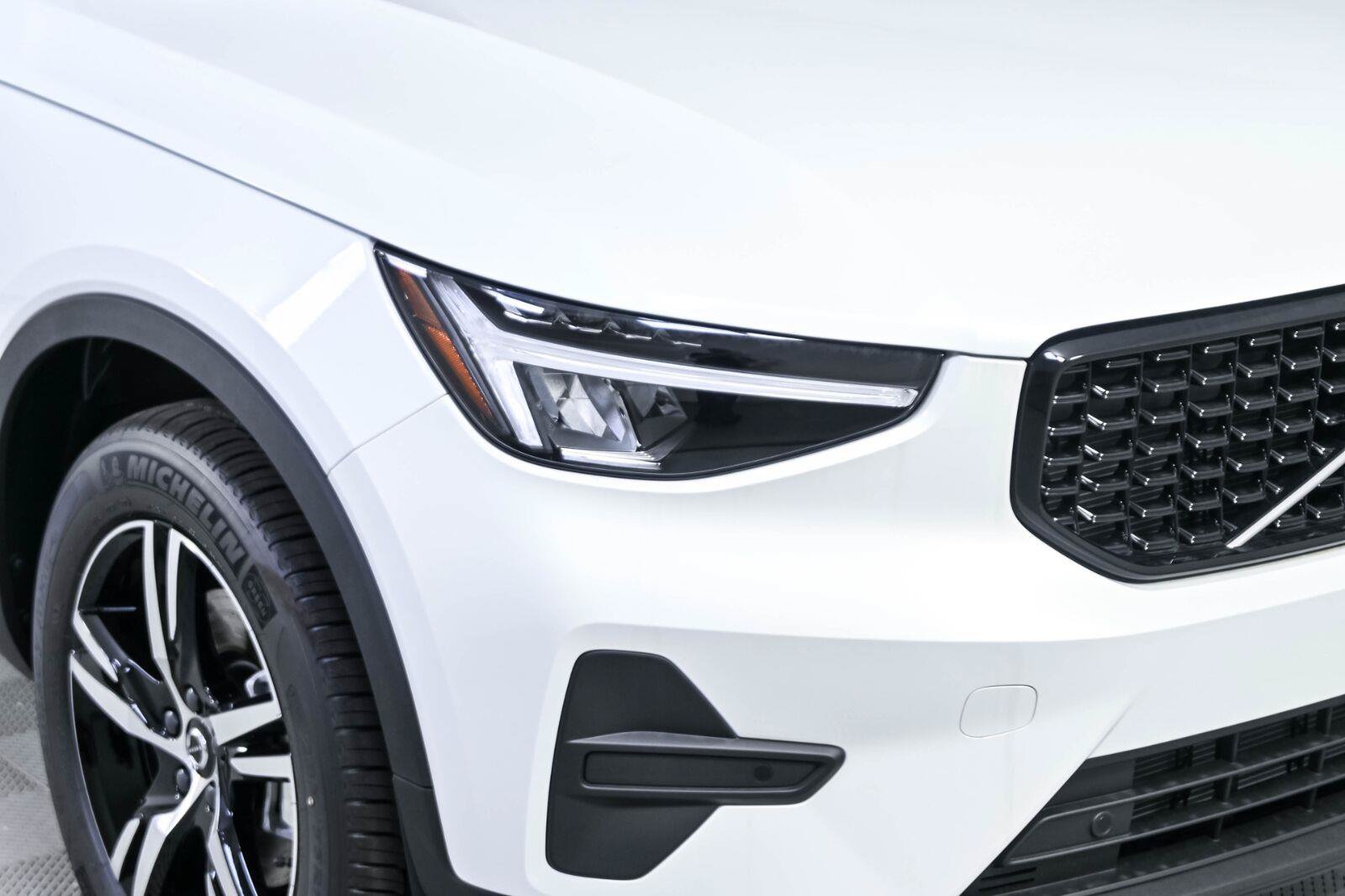 New 2026 Volvo XC40 B5 Core w/ Protection Package Premier AWD/4WD image 35