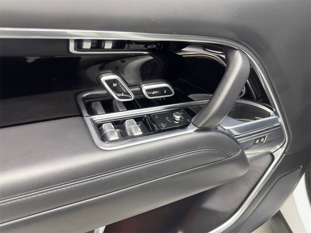 Used 2023 Land Rover Range Rover SE image 31