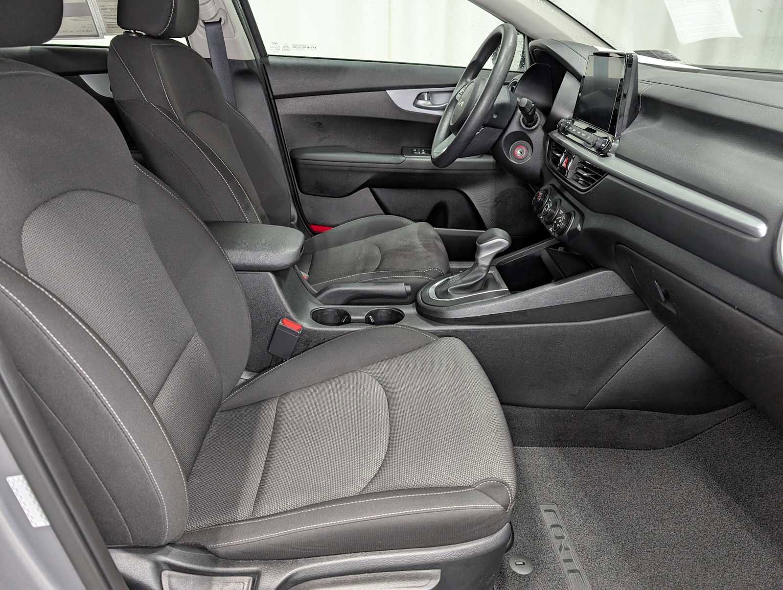 Certified 2023 Kia Forte LXS w/ LXS Technology Package image 37