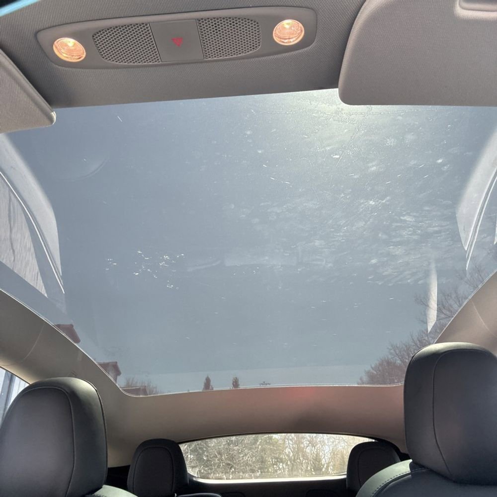 Used 2022 Tesla Model Y Long Range image 10