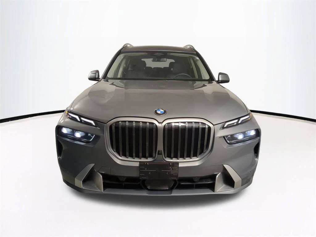 Used 2024 BMW X7 xDrive40i w/ Premium Package image 3