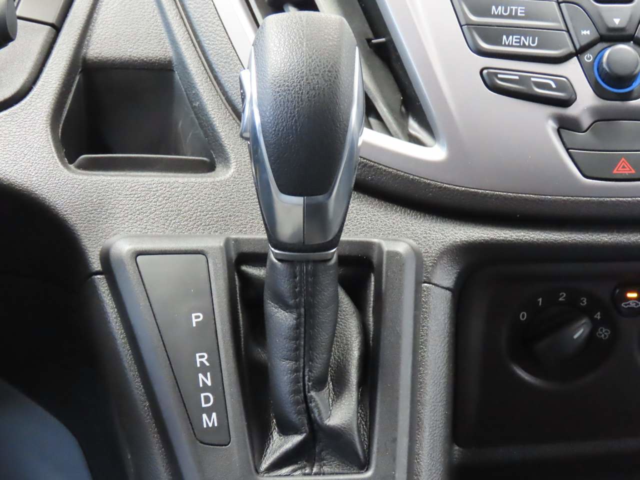 Used 2018 Ford Transit 150 XLT RWD image 12