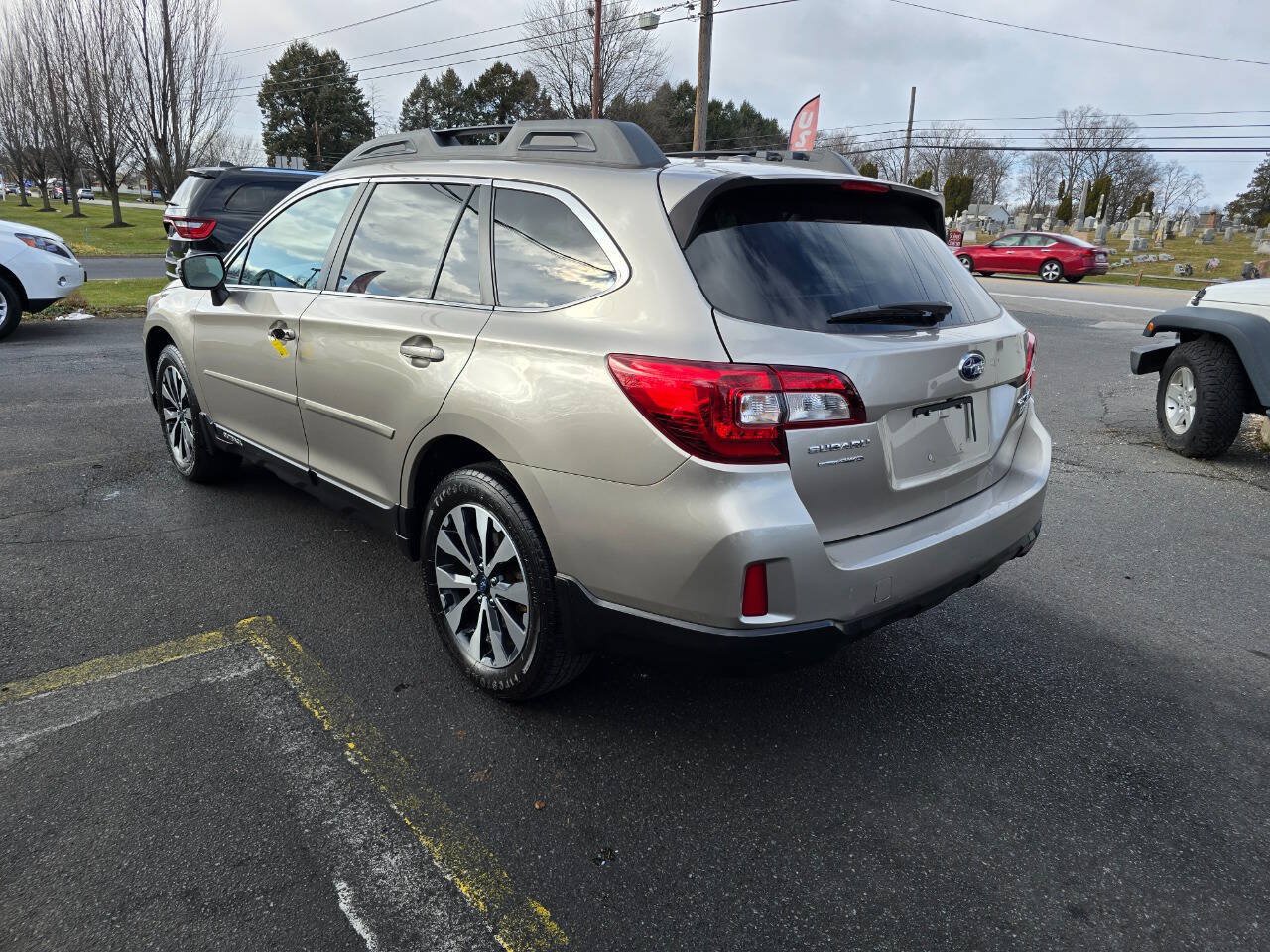 Used 2015 Subaru Outback 2.5i Limited AWD/4WD image 5