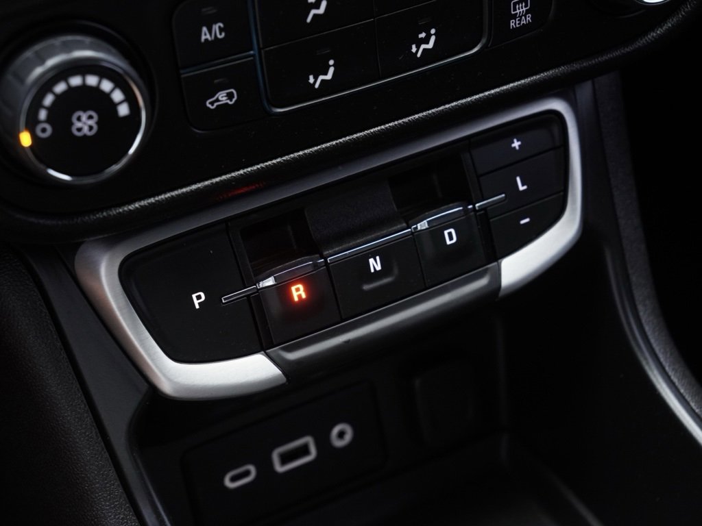 Used 2023 GMC Terrain SLE w/ Elevation Edition image 18