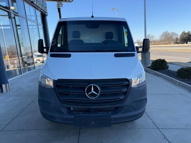 Used 2024 Mercedes-Benz Sprinter 4500 image 2