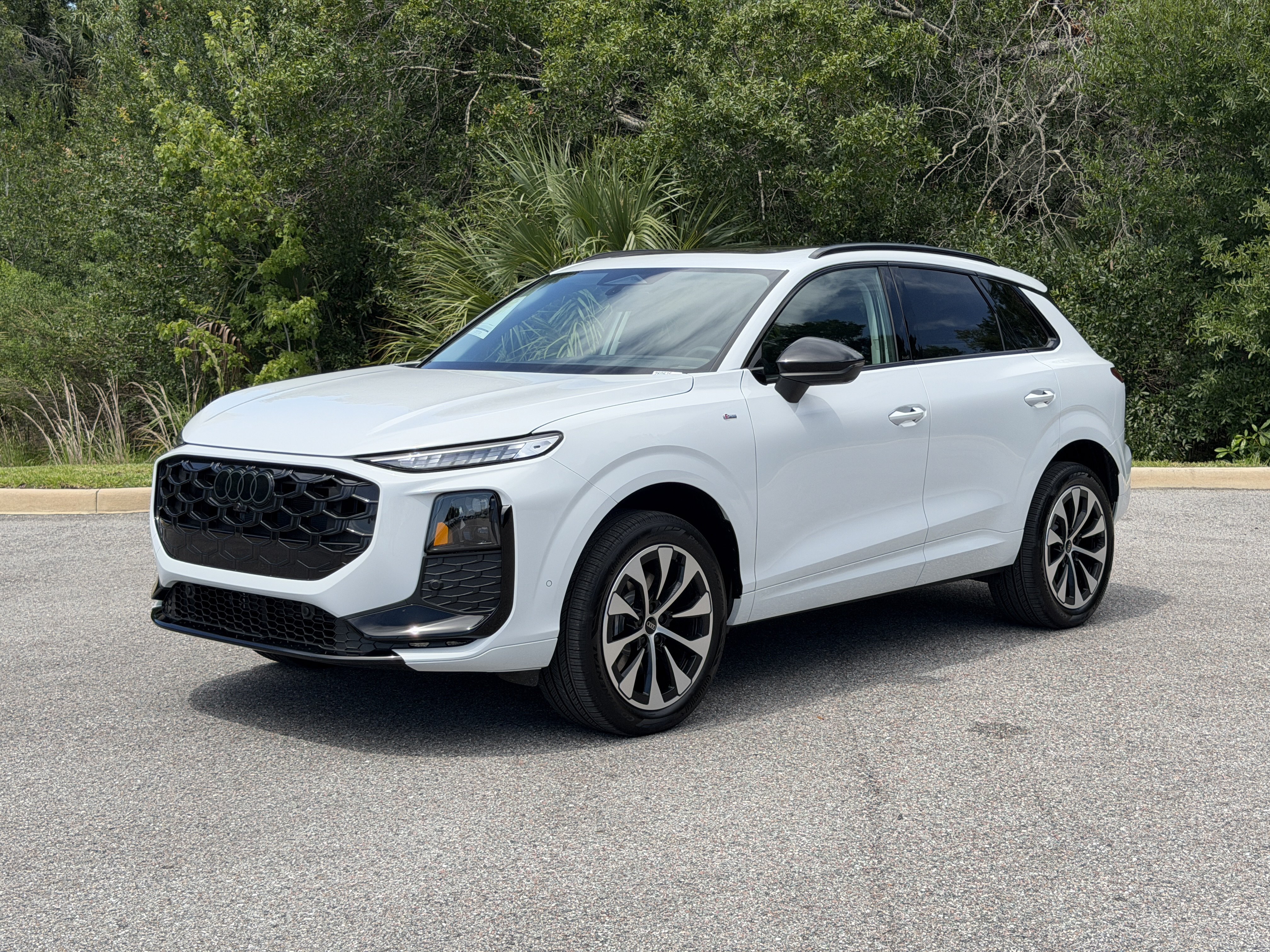 New 2026 Audi Q3 quattro 2.0T AWD/4WD image 3