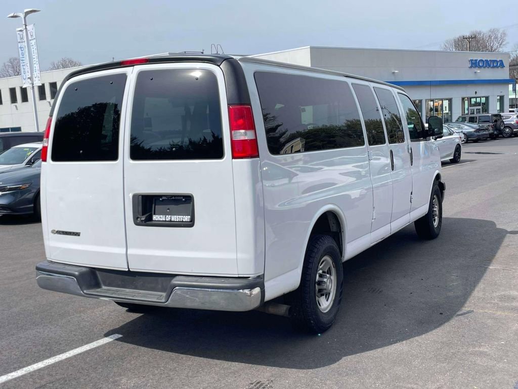 Used 2020 Chevrolet Express 3500 LT w/ LT Preferred Equipment Group image 4