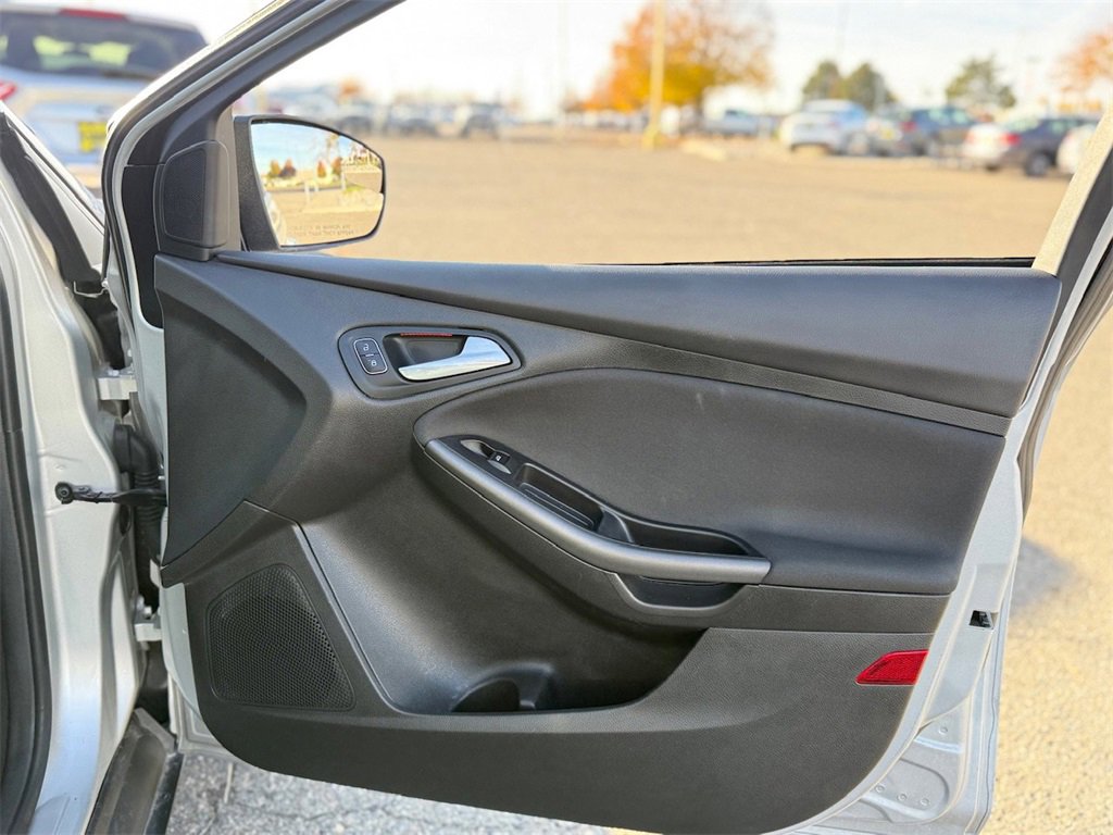 Used 2015 Ford Focus SE w/ Equipment Group 201A image 45