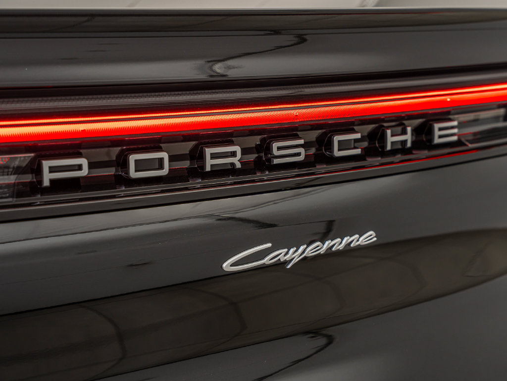 New 2026 Porsche Cayenne Coupe AWD/4WD image 19
