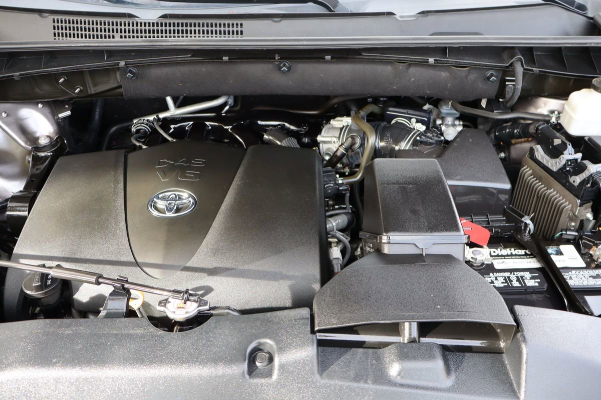 Used 2019 Toyota Highlander XLE AWD/4WD image 42