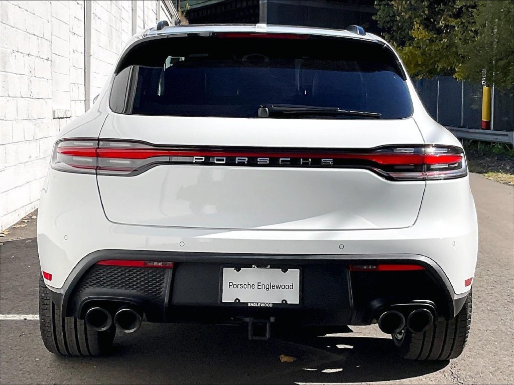 Certified 2023 Porsche Macan AWD/4WD image 9