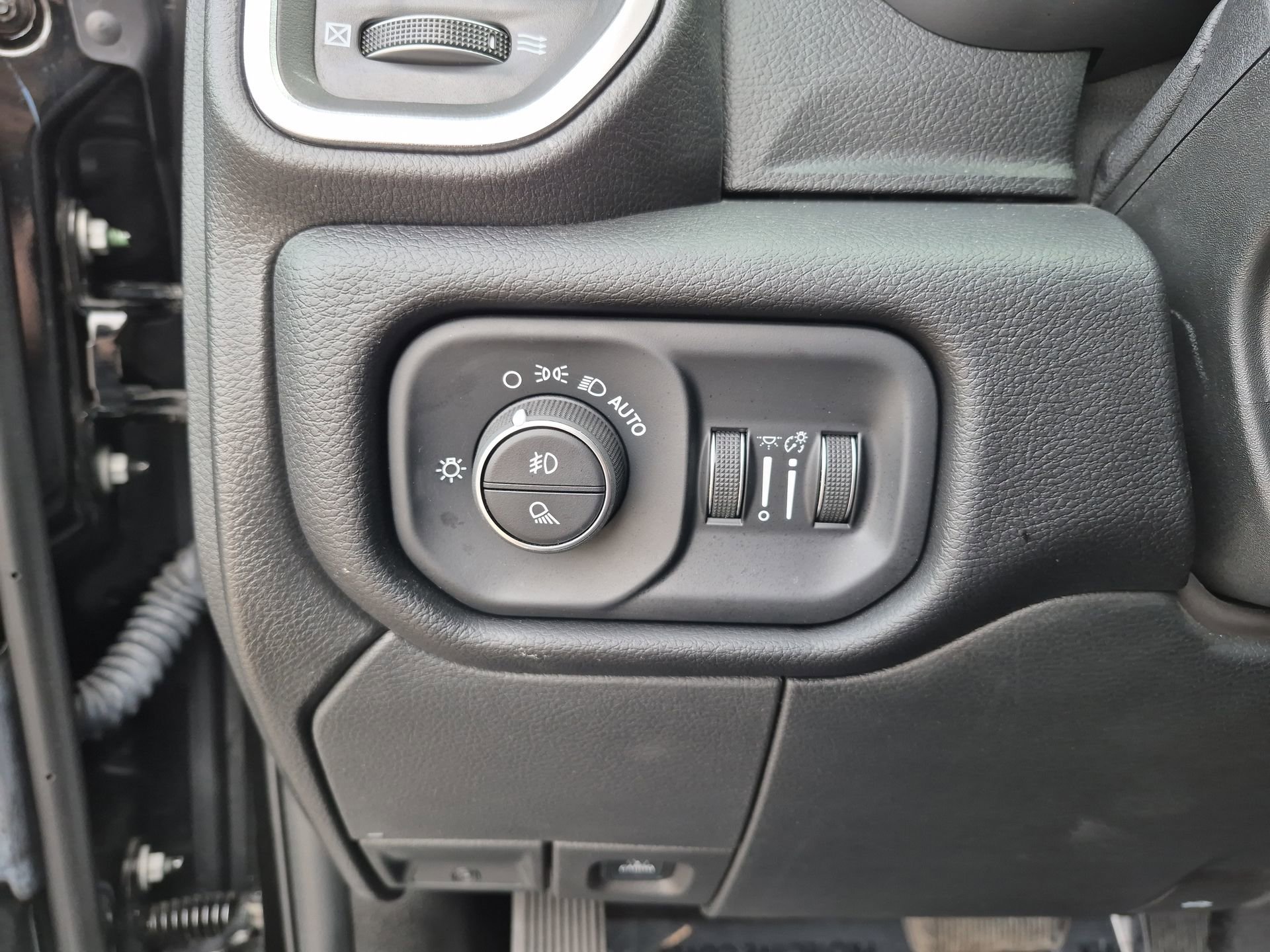 Used 2024 RAM 2500 Laramie image 19