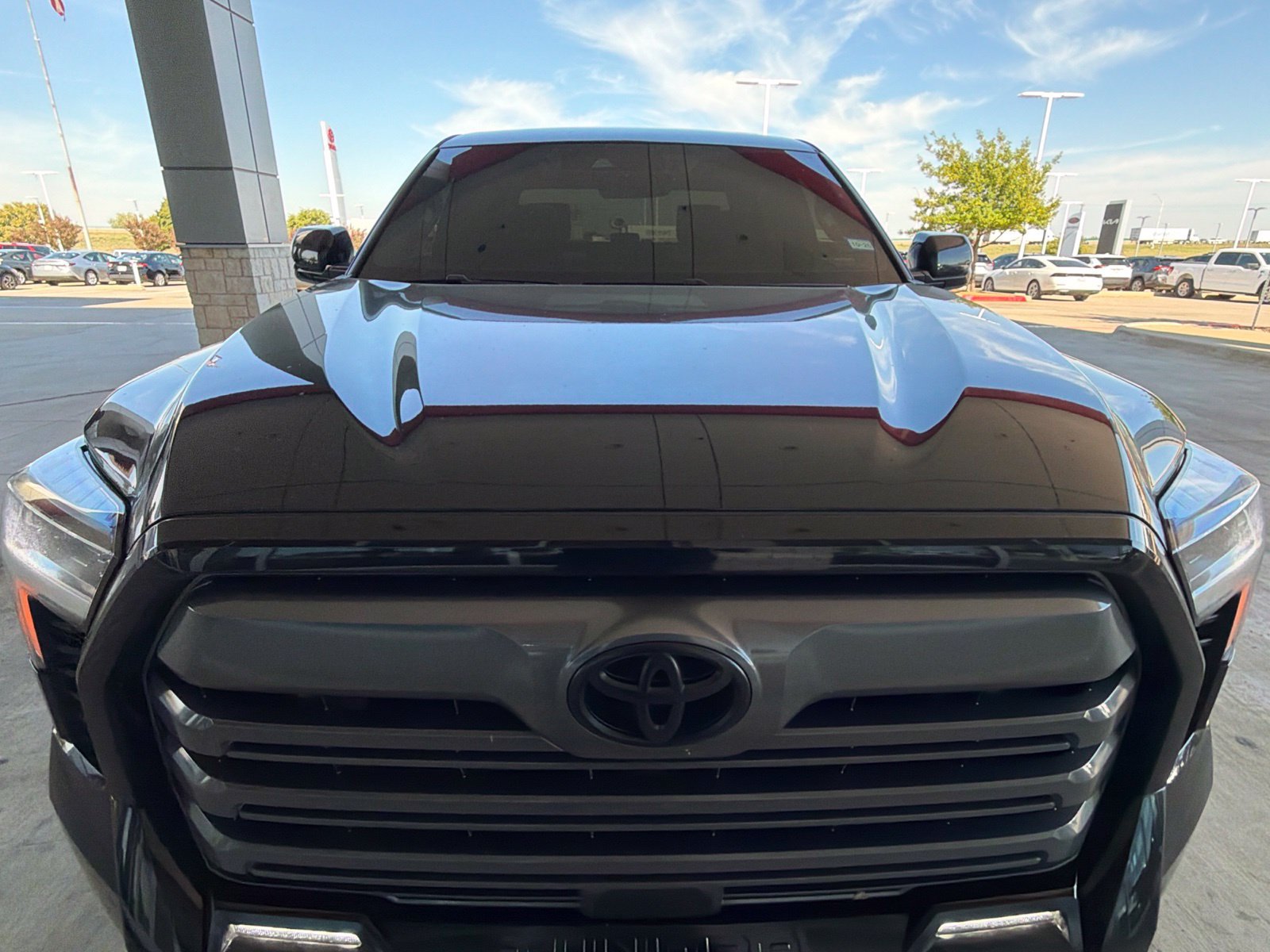 Used 2024 Toyota Tundra Limited w/ Power Package AWD/4WD image 33