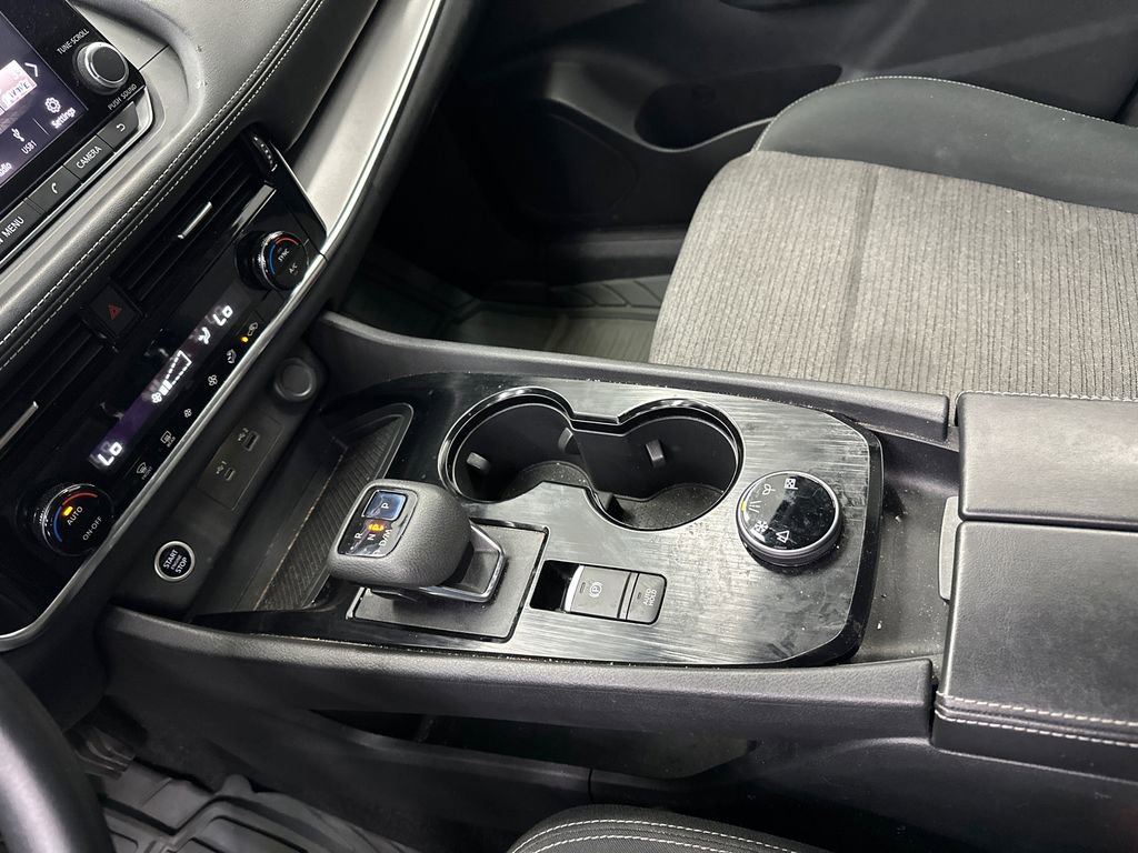 Used 2022 Nissan Rogue SV image 30