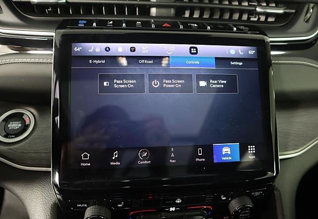 Used 2022 Jeep Grand Cherokee Limited 4xe image 33