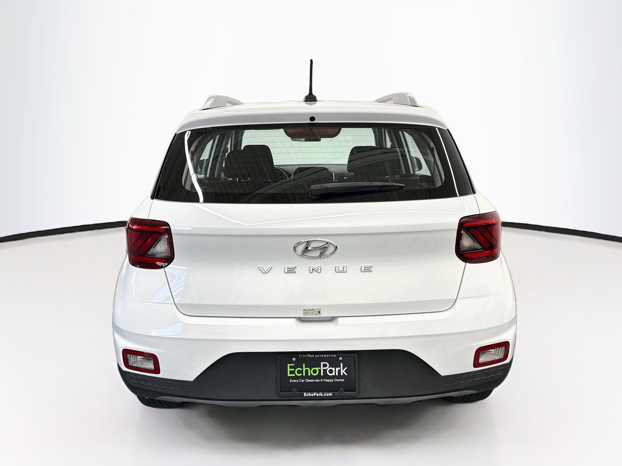 Used 2025 Hyundai Venue SEL FWD image 7