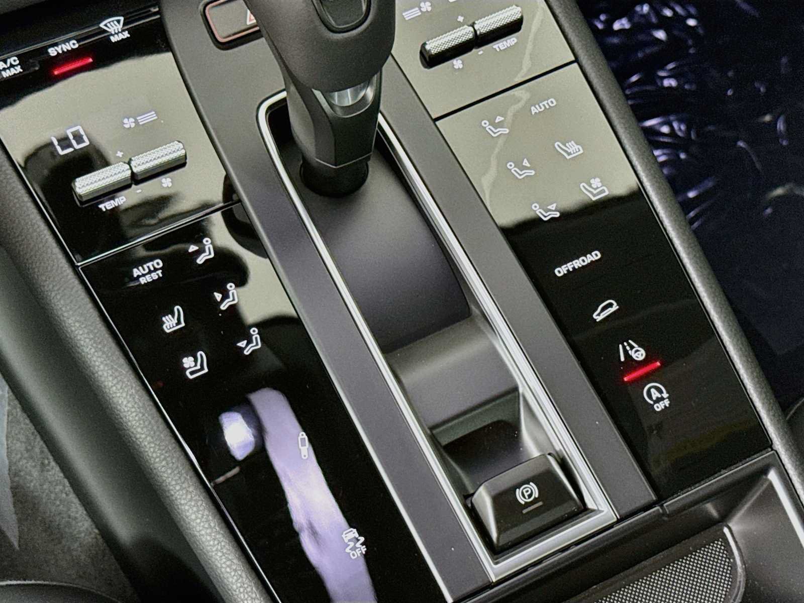 New 2026 Porsche Macan Turbo AWD/4WD image 21
