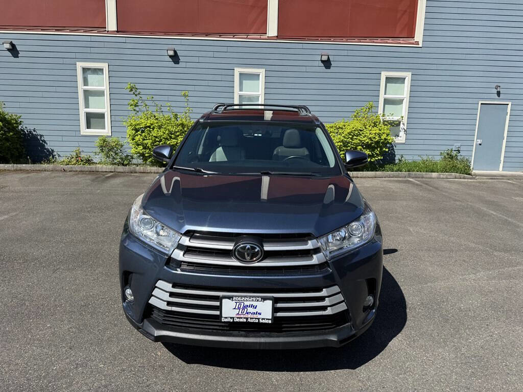 Used 2017 Toyota Highlander XLE image 12