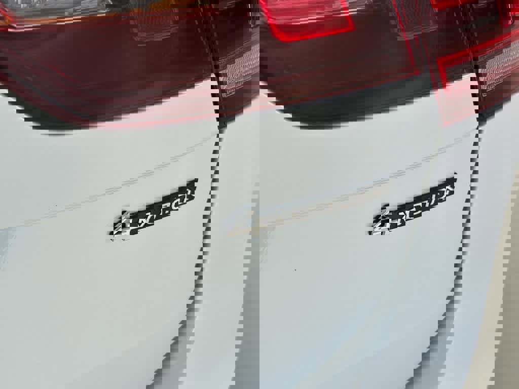 Certified 2023 Volkswagen Tiguan SE R-Line image 19