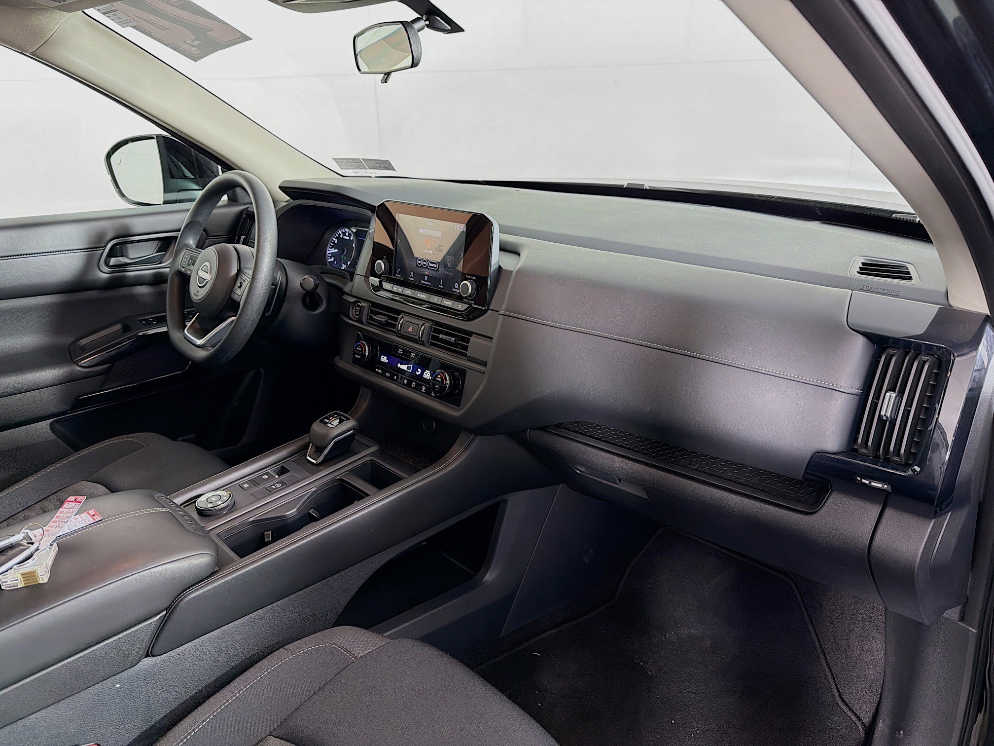 Used 2024 Nissan Pathfinder S image 28