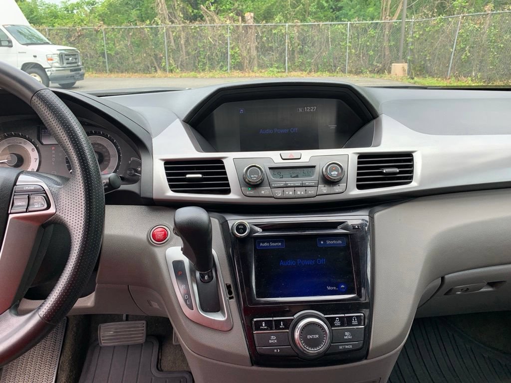 Used 2016 Honda Odyssey SE image 16