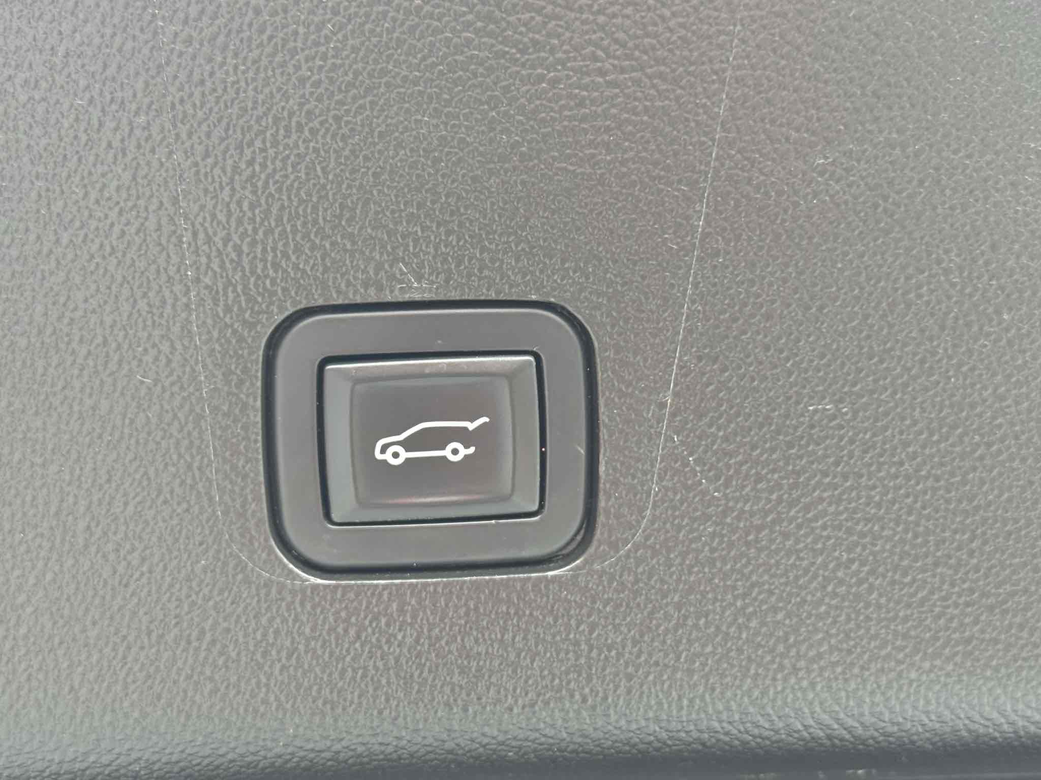 Used 2018 Chevrolet Traverse LT image 67