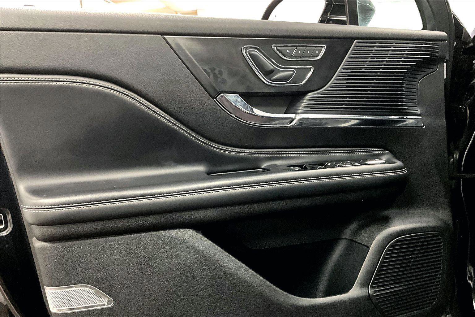 Used 2021 Lincoln Corsair AWD w/ Premium Package image 22